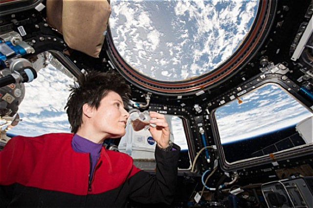 在太空喝咖啡：NASA說先有個3D打印杯子
