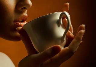 怎樣喝Espresso纔是正確步驟？濃縮咖啡裏的咖啡因含量是多少？