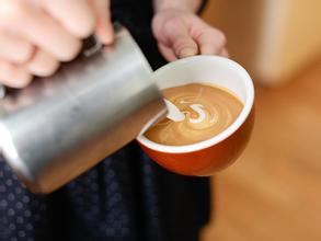 意式咖啡教程：詳解拉花輪Vol.1 奶泡對咖啡拉花的7個影響