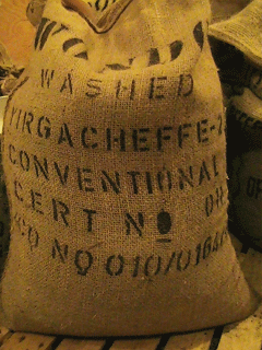 咖啡生豆知識要點：咖啡生豆交易簡介介紹及包裝麻袋文字分析