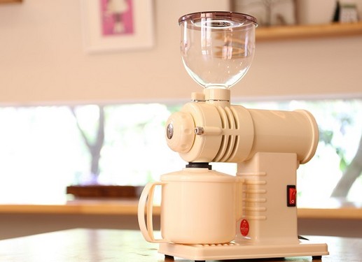磨豆機小富士品牌介紹：小富士R-220鬼齒咖啡豆研磨磨豆機限量版
