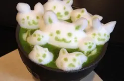 日本甜品店製作3D抹茶咖啡拉花 用小貓咪感受抹茶咖啡的萌態