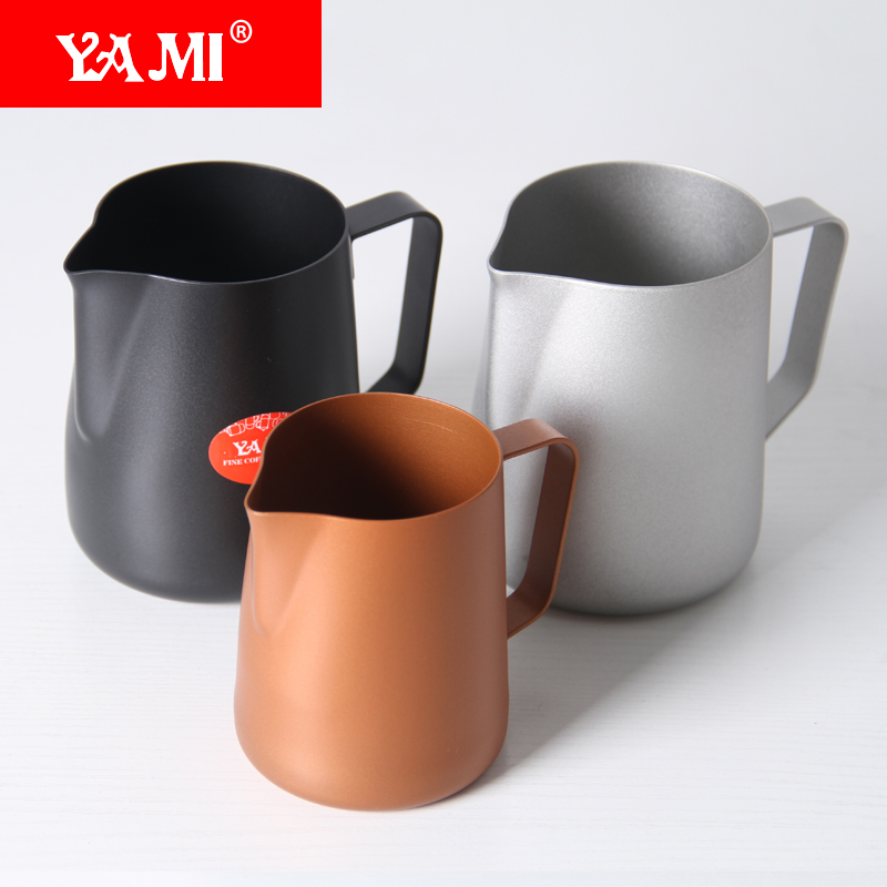 YAMI品牌意式咖啡製作器具：特氟龍尖嘴奶泡不鏽鋼拉花杯600ml