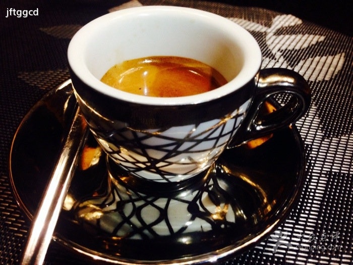 意式咖啡製作要點：如何萃取一杯完美的濃縮咖啡（crema）的祕訣