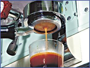 影響意式濃縮咖啡的四大要素：氣壓、水溫、萃取量及萃取時間
