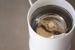 磨豆機清理竅門 咖啡豆磨豆機的保養 電動磨豆機與手動磨豆機介紹
