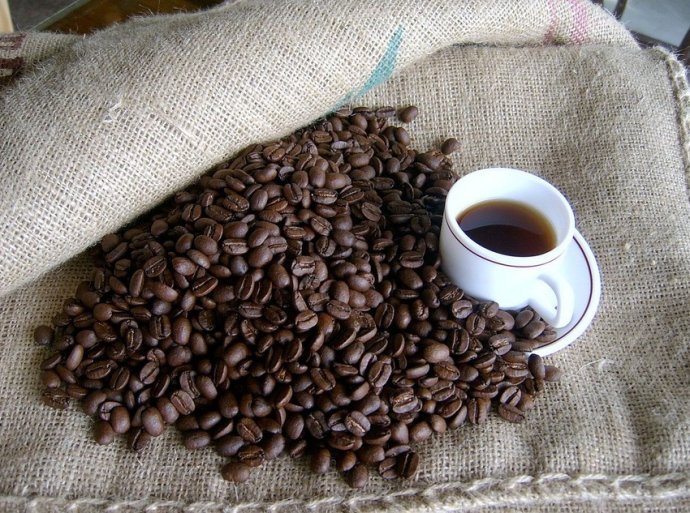 咖啡豆是怎麼來的 咖啡豆怎麼存儲 咖啡豆磨成粉之後怎麼喝纔對
