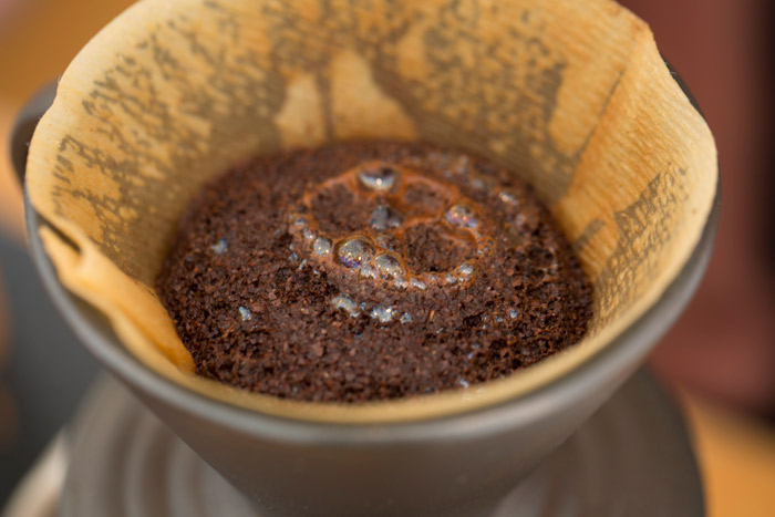 淺談悶蒸與預浸 手衝咖啡悶蒸的過程時間及手法 影響咖啡品質因素