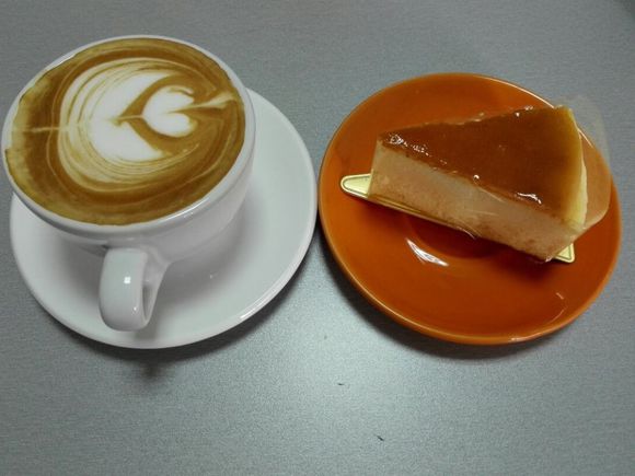 喝咖啡配什麼甜點更好？芝士蛋糕配咖啡好嗎？馬卡龍配咖啡可以嗎