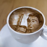 咖啡拉花達人將奧斯卡影片用咖啡拉花形式展現
