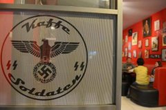 印尼納粹主題咖啡廳重新開張