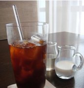 越南冰咖啡製作 咖啡與茶的混合