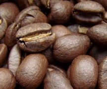 日本研究人員發現，咖啡因可以治療乾眼症