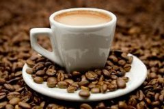 老年人喝咖啡應注意補鈣 老年人可以喝咖啡嗎？