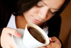 日常生活中人們喝咖啡會出現的誤區