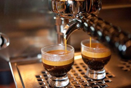 新研究解釋咖啡如何影響大腦：不會像毒品上癮