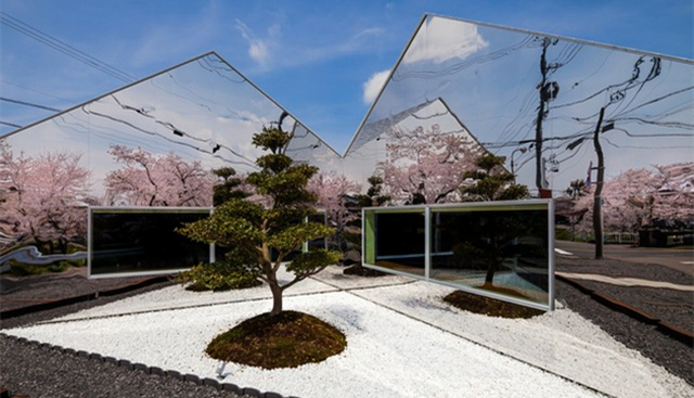 日本那間身上開滿櫻花的咖啡廳