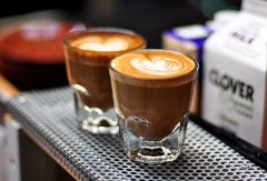 意大利咖啡的做法起源於意大利 “特別快”的意思