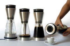 Kahva咖啡壺是由玻璃和金屬製作的