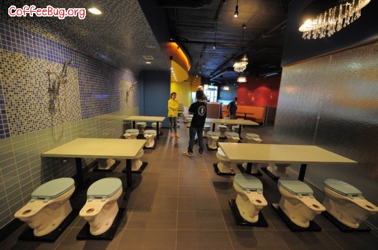 美國加州現“魔法廁所咖啡屋” 環境像廁所