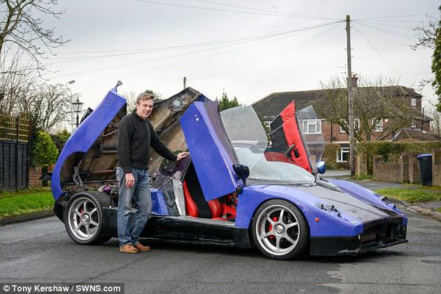 他原本只是想做張咖啡桌，卻一不小心做出了一輛雙渦輪超級跑車！