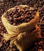 咖啡分爲兩個品種：Arabica 和 Robusta 咖啡的分類介紹 咖啡分爲