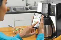 Mr.Coffee推智能物聯網咖啡壺 可自動提示清潔 咖啡壺 智能 程序