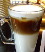 黑白冰咖啡製作方法 黑白冰咖啡如何製作？ 黑白冰咖啡的製作祕訣