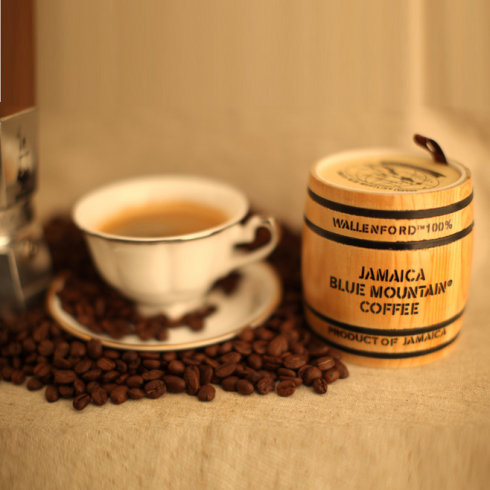 藍山咖啡對於瑕疵豆的比例有很高的要求大小優先兼顧瑕疵的分級制