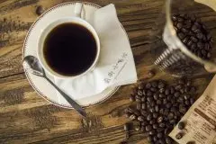 使用精品咖啡豆製作的咖啡  手泡咖啡製作方式製作的咖啡
