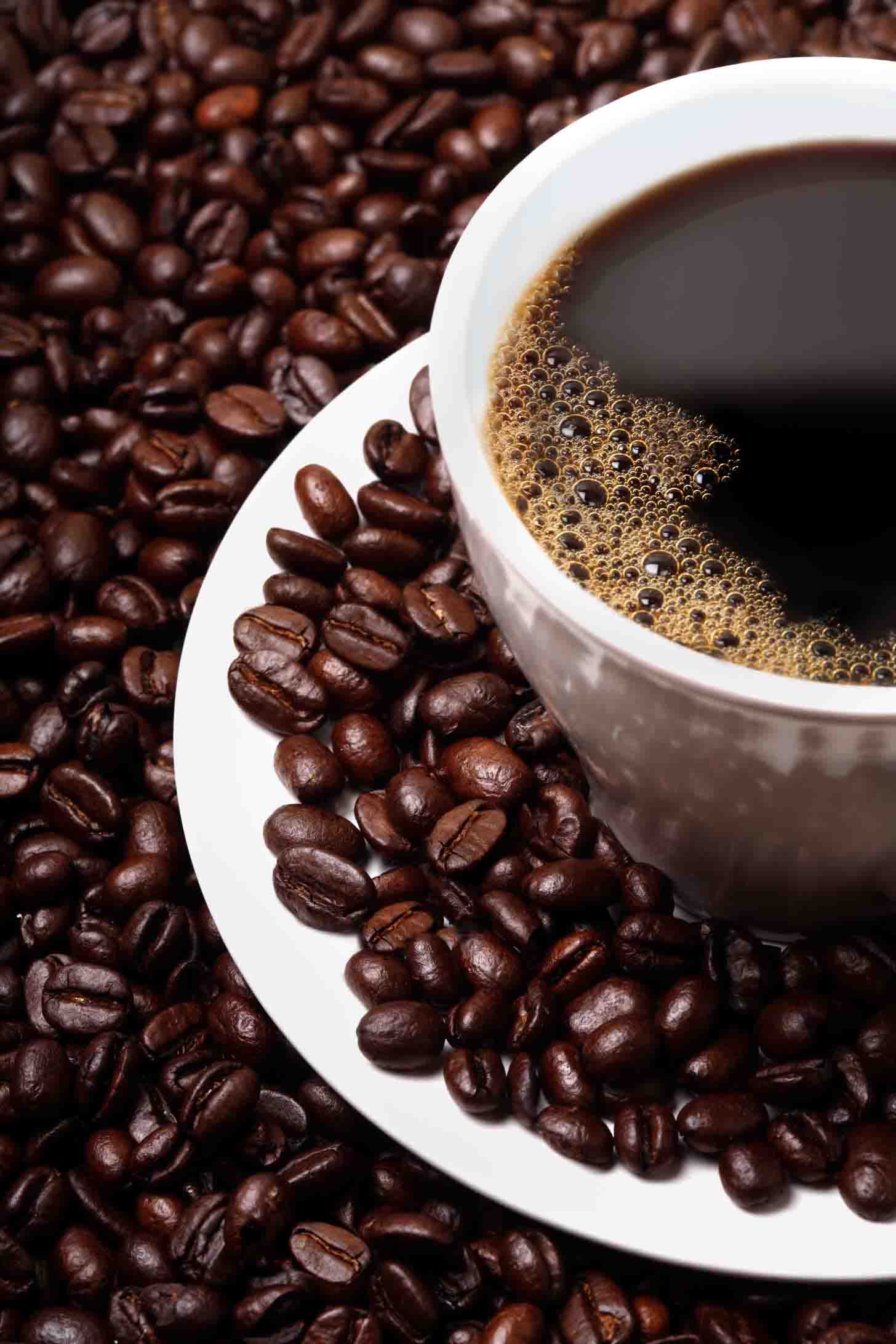 萃取意式咖啡和使用虹吸手衝等製作方式不同製作意式咖啡 意式拼