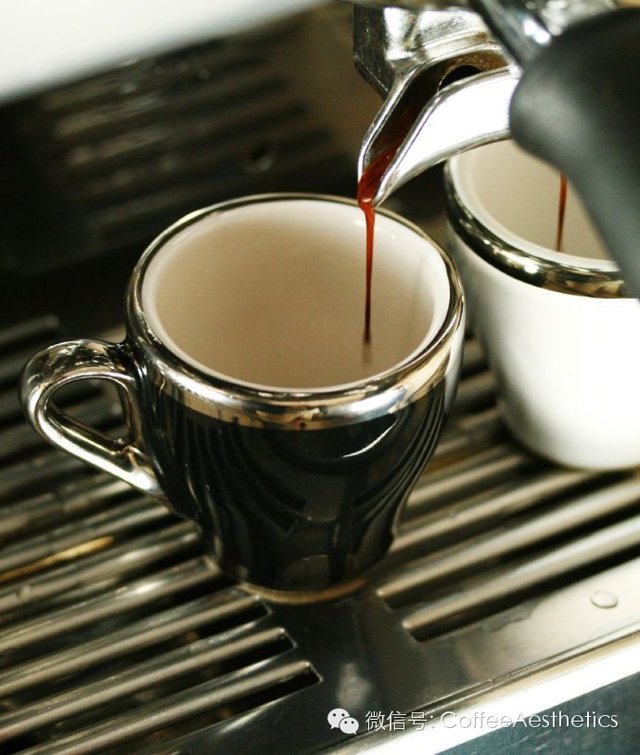 填壓咖啡粉過度萃取的現象意式拼配咖啡豆意大利風味商業拼配