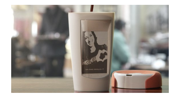 Paulig Muki 創新智能咖啡杯 由熱咖啡能量轉換驅動杯身的屏幕