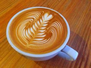 咖啡拉花是拿鐵咖啡製作過程中的一場華麗冒險