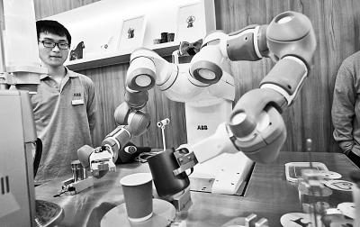 全球首家機器人咖啡廳僅透過機器手臂來調製咖啡