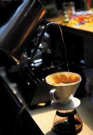 咖啡師新手必知：咖啡壺選擇指南