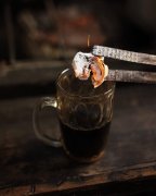 印尼“木炭咖啡”成旅遊亮點 可調理腸胃