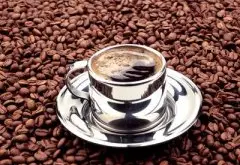 花式咖啡 | 熱拿鐵和冰拿鐵咖啡的製作方法