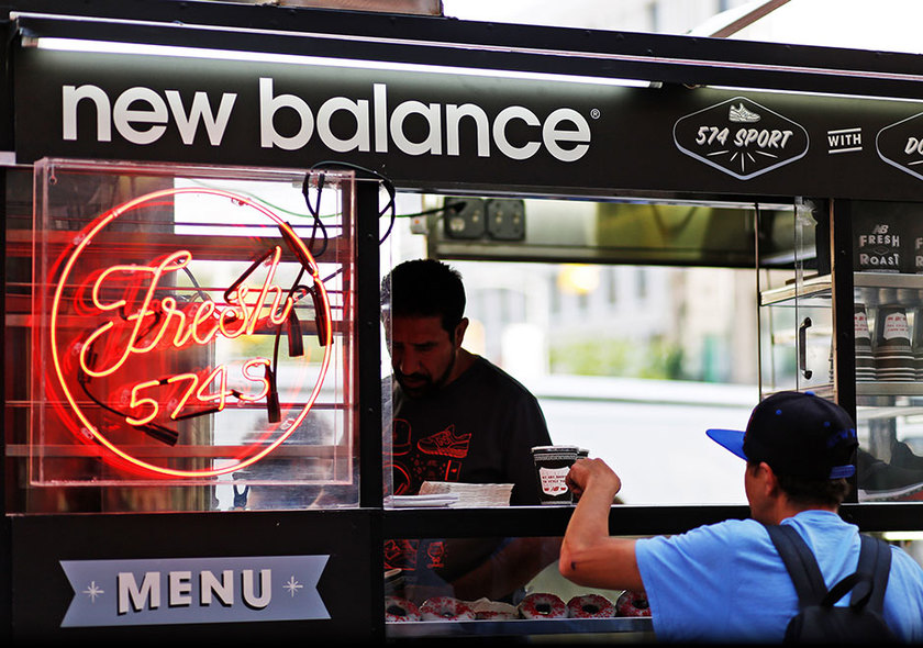 New Balance在紐約專爲574S開了一家街邊“咖啡小車店”