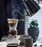 金盃標準應用於手衝咖啡，粉液比、水粉比是什麼？