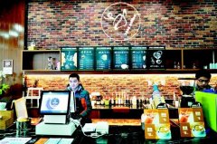 放棄高薪，高職生回武漢創業開起個性咖啡館