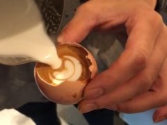 咖啡還能在蛋殼裏拉花？ 墨爾本咖啡店發明“散養拿鐵”
