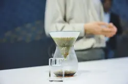 咖啡沖泡：按照預浸泡水量和時間的差別