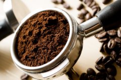 咖啡渣具有除臭除溼功能 還能夠驅逐螞蟻