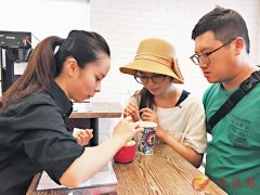 【咖啡文化】拉花班學員盼多推廣藝術文化