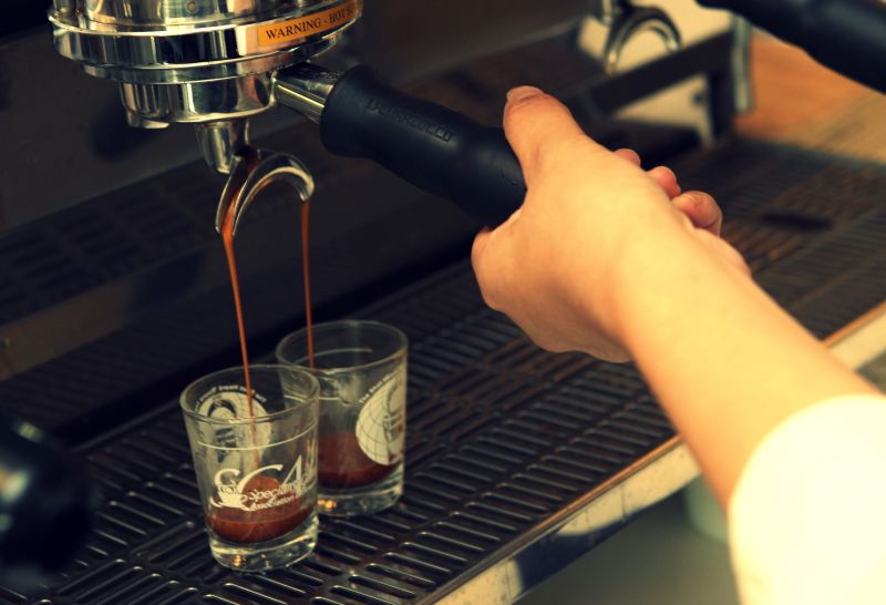 BARISTA 專業衝煮技術——Espresso製作步驟中的小細節