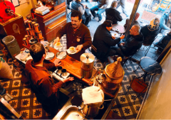 土耳其咖啡館一幕，東歐城市最真實的一刻
