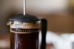 像泡茶一樣泡咖啡的法式濾壓壺：濾壓壺咖啡必備器具及咖啡煮法