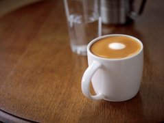 星巴克馥芮白Flat White是意式咖啡還是澳式咖啡？標準做法是什麼