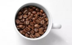 咖啡豆可以直接泡直接喫嗎？醫生說：別犯傻，會腹瀉！